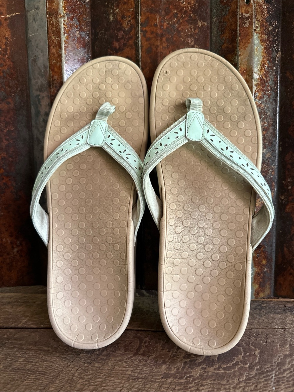 Vionic Tasha Flip Flop Toe Post Orthopedic Sandals Seafoam Green size 12